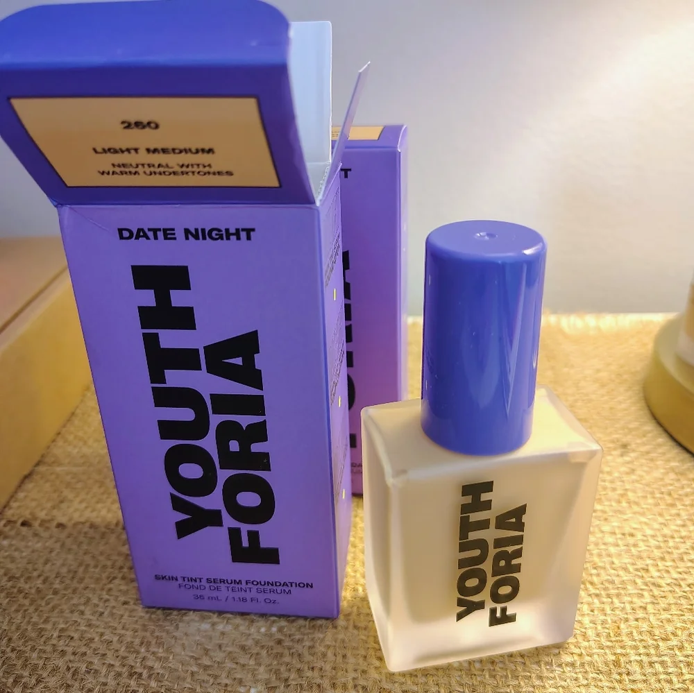 1 260 Light Medium Neutral Youthforia Date Night Skin Tint Serum Foundation